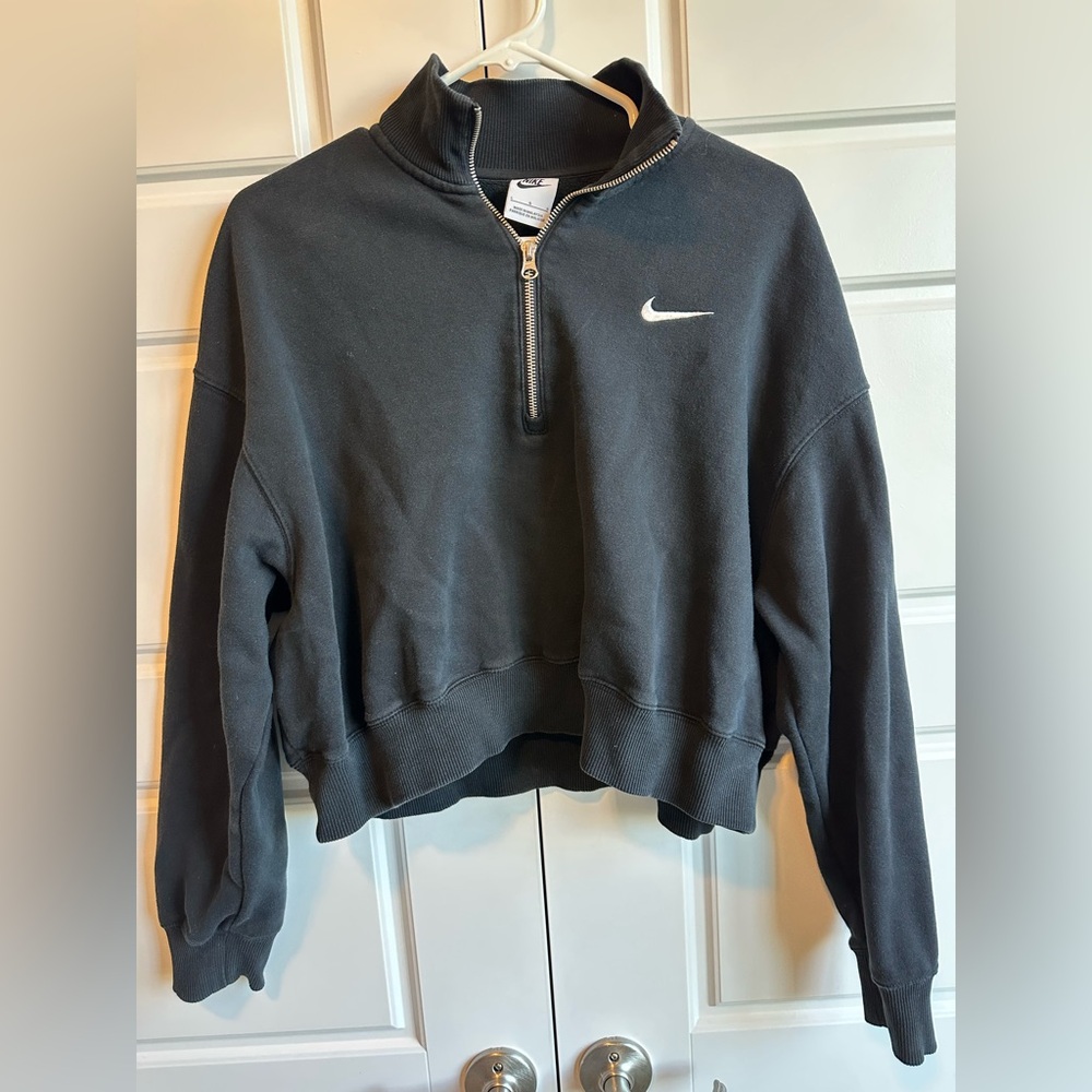 Nike Women's Black Half-Zip Sweatshirt-Large
